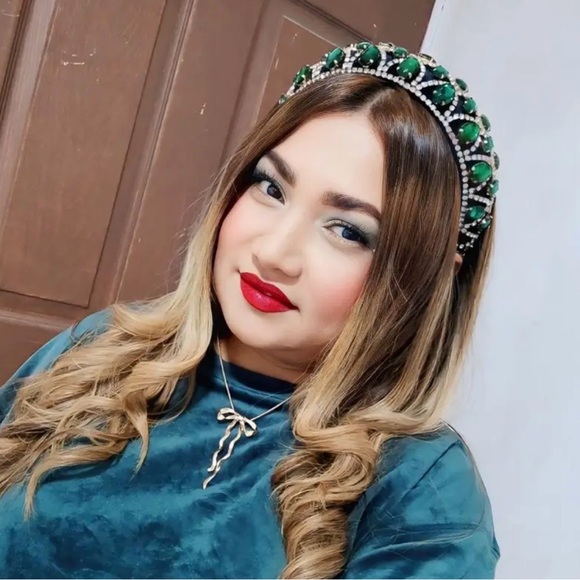 18k Gold Plated Bow Choker Necklace. New. - Picture 6 of 13